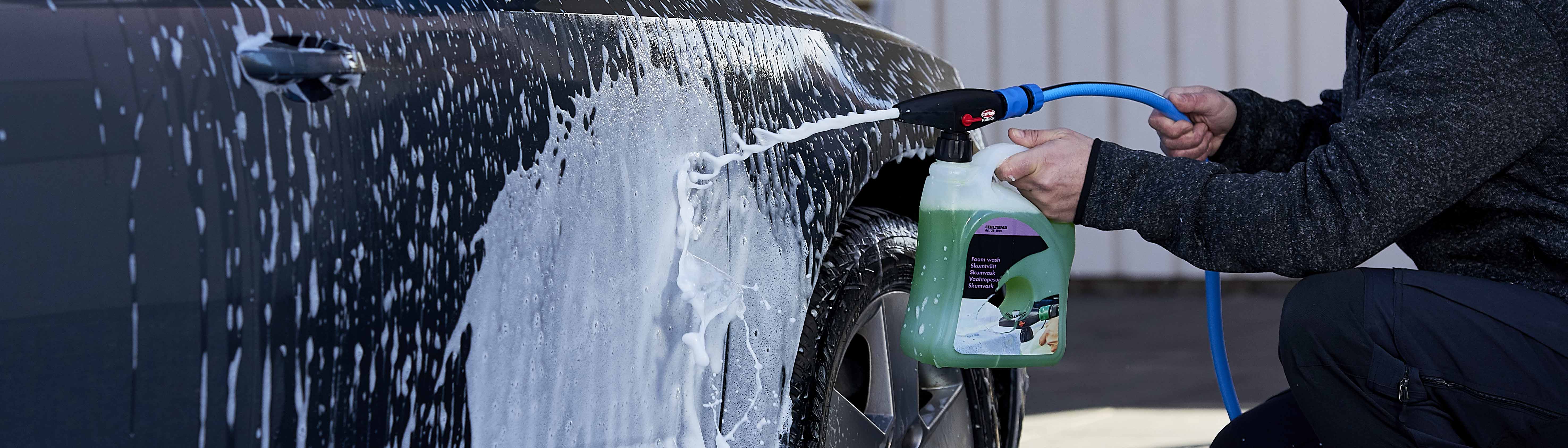 Kjøpsguide bilvask – si farvel til inngrodd smuss og trafikkstøv